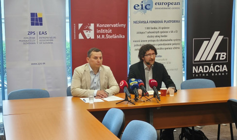 Rastúce bremeno povinných platieb na Slovensku berie ľuďom možnosť rozhodovať o vlastných peniazoch